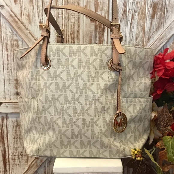 Michael Kors Handbags - MICHAEL KORS SIGNATURE VANILLA SHOULDER BAG